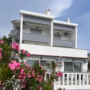 3* krevet i doručak Rosa